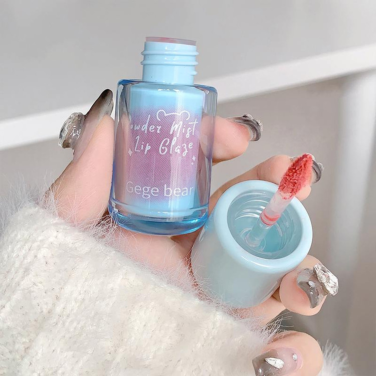 رژ لب مایع خمیری و مخملی گی گی بیر GEGE BEAR مدل POWDER MIST LIP GLAZE