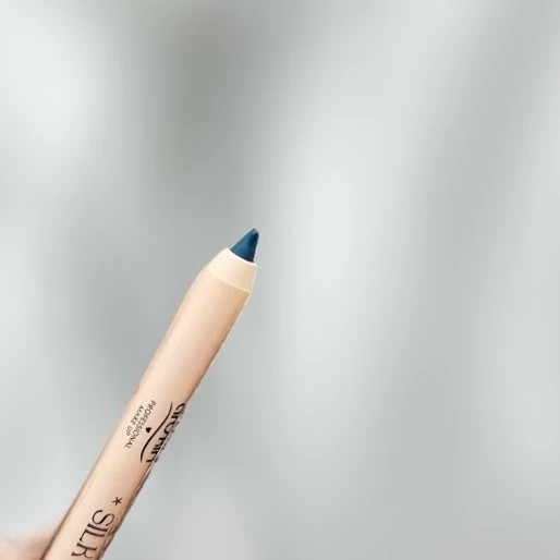 مداد چشم ابریشمی آرت اسکین رنگ مشکی