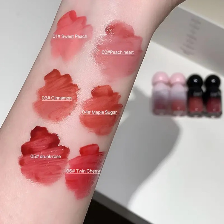 Gege Bear Pouring Light Luster Water Gloss Lip Glaze