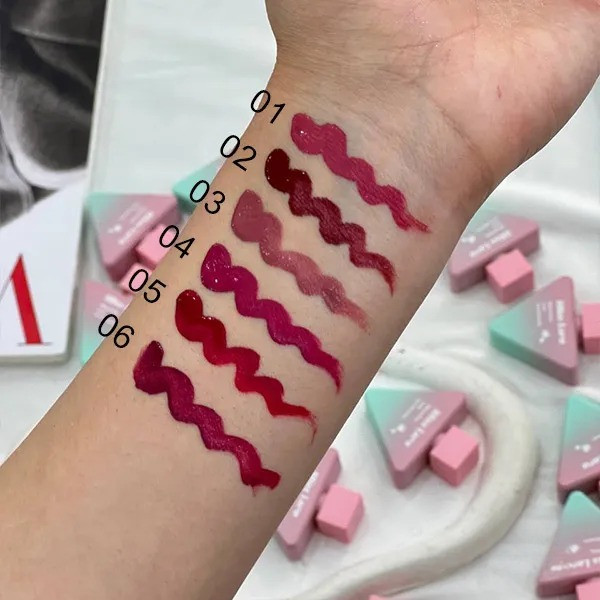 رژ لب مایع میس لارا مدل مثلثی