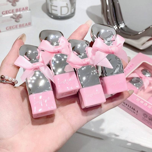 رژ لب خیس گی گی بیر مدل پاپیونی وزن 3.8 گرم