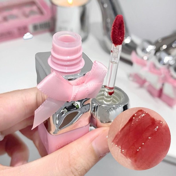 رژ لب خیس گی گی بیر مدل پاپیونی وزن 3.8 گرم