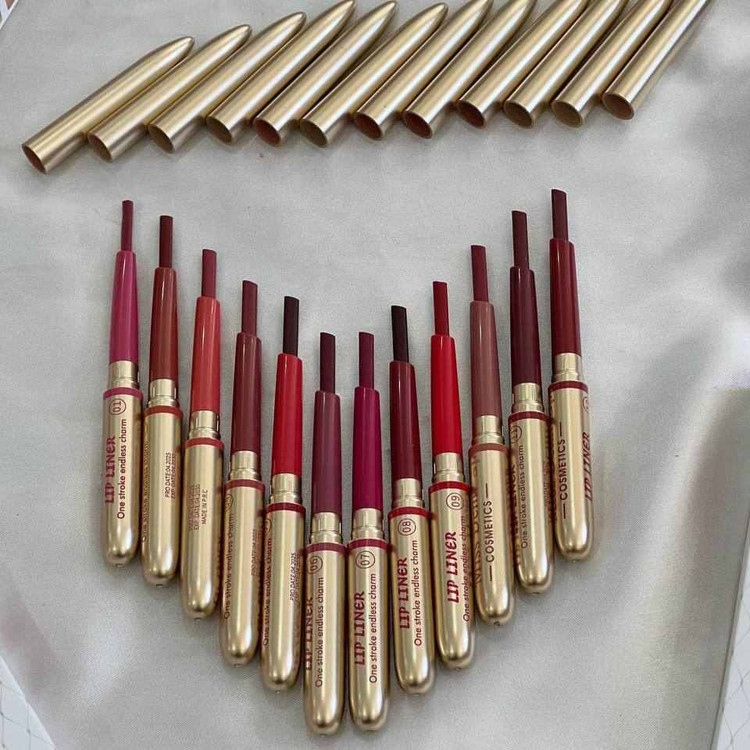 خط لب و رژ لب پیچی میس دمی